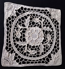 Antique lace placemat d'occasion  Expédié en Belgium