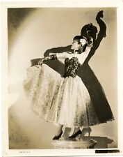 Maria Montez in astonishing dress, flamenco dance on pedestal, 1940s, MM002 comprar usado  Enviando para Brazil