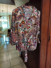 Chemise blanche fleurie d'occasion  Nogent