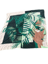 Splendide maxi foulard d'occasion Splendide maxi foulard d'occasion  France