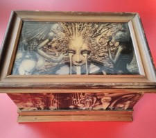 Armário de joias de maquiagem HR Giger pequeno personalizado resina de pinho, década de 1980 comprar usado  Enviando para Brazil
