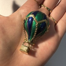 Broche montgolfière dorée d'occasion  Andernos-les-Bains