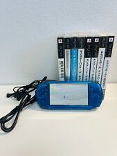 Sistema VIBRANT BLUE PSP 3000 com carregador, bateria, pacote de cartão de memória 64gb Soft8, usado comprar usado  Enviando para Brazil