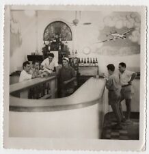Używany, photo anonyme - le bar des aviateur 1930 barman pilote avion alcool snaphot na sprzedaż  Wysyłka do Poland