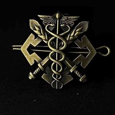 Distintivo berretto esercito usato Distintivo berretto esercito usato  Spedire a Italy