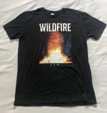 Camiseta Demi Lovato Wildfire Tour 2015 logotipo fogo preto vários tamanhos Gildan comprar usado Camiseta Demi Lovato Wildfire Tour 2015 logotipo fogo preto vários tamanhos Gildan comprar usado  Enviando para Brazil