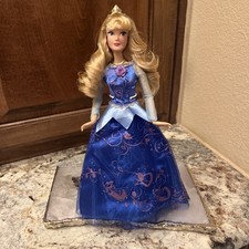 Boneca musical premium Aurora Disney Store com vestido iluminado Bela Adormecida  comprar usado  Enviando para Brazil