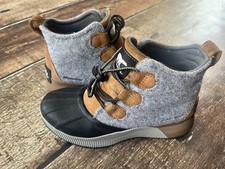 Sorel waterproof boots for sale  Elkview