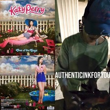 KATY PERRY VINIL ASSINADO "ONE OF THE BOYS" COM ÁLBUM DE AUTÓGRAFOS À PROVA DE VÍDEO EXATO, usado comprar usado  Enviando para Brazil