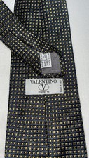 Cravatta valentino garavani usato  Vitulazio