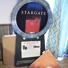 Antigo filme Stargate exibição standee anos 90 James Spader Kurt Russell comprar usado Antigo filme Stargate exibição standee anos 90 James Spader Kurt Russell comprar usado  Enviando para Brazil