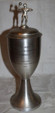Großer metall pokal gebraucht kaufen  Leipzig