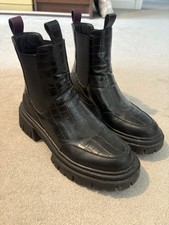 Moda pelle black for sale  READING