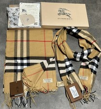 Sciarpa burberry nuova usato  Cattolica