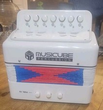 Acordeão para crianças/iniciantes Musicube percussão excelente som comprar usado  Enviando para Brazil