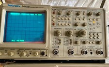 Osciloscópio Tektronix 2445B | Quatro canais 200 MHz analógico, TODOS PASSAM NO AUTO TESTE, usado comprar usado  Enviando para Brazil