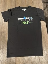 Camisa Feminina Oficial Ironman Triathlon Finisher Preta Média Nova, usado comprar usado  Enviando para Brazil