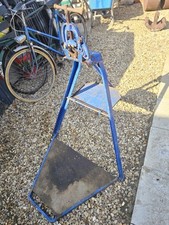 Record pipe vice for sale  SPALDING