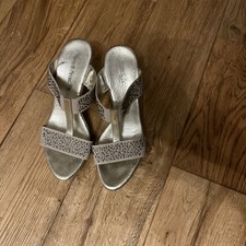 Stunning women russell for sale  BRENTWOOD