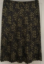 Gorgeous pleated skirt for sale  EASTLEIGH