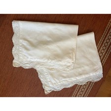 2 white lace pillow shams for sale 2 white lace pillow shams for sale Laurel