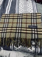 Echarpe burberry d'occasion  Aulnay-sous-Bois