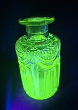 Flacon verre jaune d'occasion  Château-la-Vallière