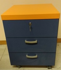 Cassettiera con ruote usato  Brindisi