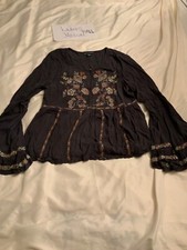 Usado, Blusa feminina American Eagle Outfitters bordada acento manga sino tamanho M comprar usado  Enviando para Brazil
