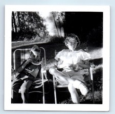 Foto antiga vintage ÓTIMA MENINA ÓCULOS EXTRAVAGANTES MENINO COMENDO MELANCIA FOTO INSTANTÂNEA comprar usado Foto antiga vintage ÓTIMA MENINA ÓCULOS EXTRAVAGANTES MENINO COMENDO MELANCIA FOTO INSTANTÂNEA comprar usado  Enviando para Brazil