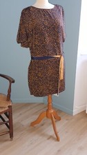 Robe imprimée neuve d'occasion  Villeneuve-la-Guyard