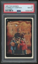 Adesivos 1985 The Goonies Staring At Compass #3 PSA 8 comprar usado Adesivos 1985 The Goonies Staring At Compass #3 PSA 8 comprar usado  Enviando para Brazil