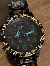 Relógio Nixon 51-30 preto com estampa de leopardo nova bateria 8/2025 comprar usado Relógio Nixon 51-30 preto com estampa de leopardo nova bateria 8/2025 comprar usado  Enviando para Brazil