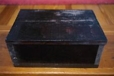 Usado, Caixa de armazenamento vintage madeira de pinho maciça mogno preto manchado vermelho veludo forrado comprar usado  Enviando para Brazil