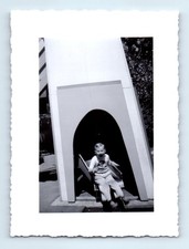 Foto antiga vintage SOLO BOY DESLIZANDO NO PLAYGROUND SLIDE INSTANTÂNEO ANTIGO comprar usado  Enviando para Brazil