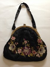 Sac ancien brodé d'occasion  Montlouis-sur-Loire