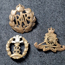 Army cap badges for sale  WELLINGBOROUGH