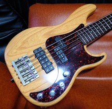 Baixo Fender American Deluxe Precision V comprar usado  Enviando para Brazil