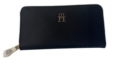 Bolsa Tommy Hilfiger Poppy grande com zíper ao redor REF BAG105 = comprar usado Bolsa Tommy Hilfiger Poppy grande com zíper ao redor REF BAG105 = comprar usado  Enviando para Brazil