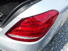 Usado, Lanterna traseira de passageiro tipo 205 sedã LED compatível com 15-18 Mercedes C-Class 2985611 comprar usado Usado, Lanterna traseira de passageiro tipo 205 sedã LED compatível com 15-18 Mercedes C-Class 2985611 comprar usado  Enviando para Brazil