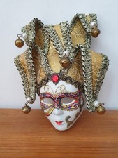 Magnifique petit masque d'occasion  L'Aigle