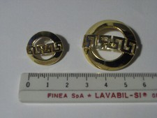 Bottone color oro usato  Como