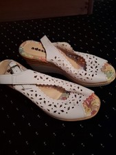 White adesso shoes for sale  NORTHALLERTON