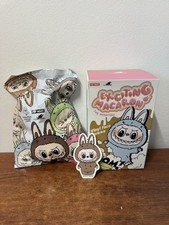 Popmart labubu macarons usato  Italia