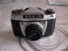 Fotocamera exa pentaprisma usato  Centallo