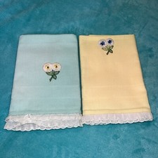 2 toalhas de mão enfeitadas apliques de flores amarelas perfeitas renda ilhós vintage comprar usado  Enviando para Brazil