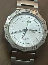 Reloj Citizen Eco-Drive Titanio Ligero Día/Fecha Hombre - Funciona Muy bien  segunda mano  Embacar hacia Argentina