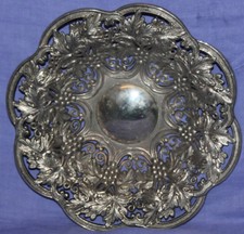Usado, Tigela de metal floral vintage ornamentada de uvas  comprar usado  Enviando para Brazil