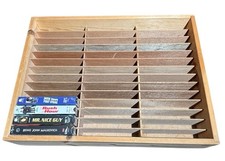 Vintage Napa Valley Caixa 42 Slots Suporte de Fita VHS Armazenamento Madeira + Fitas Chan comprar usado Vintage Napa Valley Caixa 42 Slots Suporte de Fita VHS Armazenamento Madeira + Fitas Chan comprar usado  Enviando para Brazil