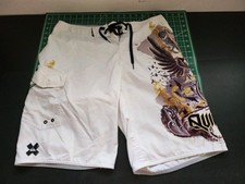 Roupa de banho masculina vintage Quiksilver 32 shorts tabuleiro branco caveira rancor surf Y2K, usado comprar usado  Enviando para Brazil